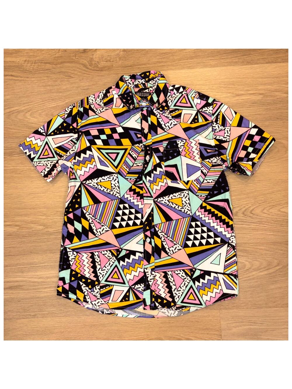 Massive colorful geometric pattern short sleeve button up shirt mens size small